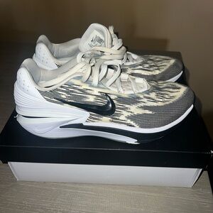 Mens Basketball Sneakers